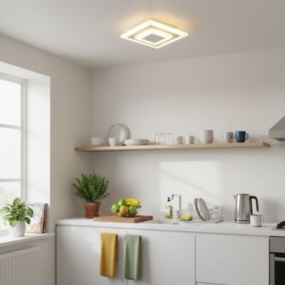 Plafonnier deux cadres imbriqués blancs dans cuisine nordique blanche