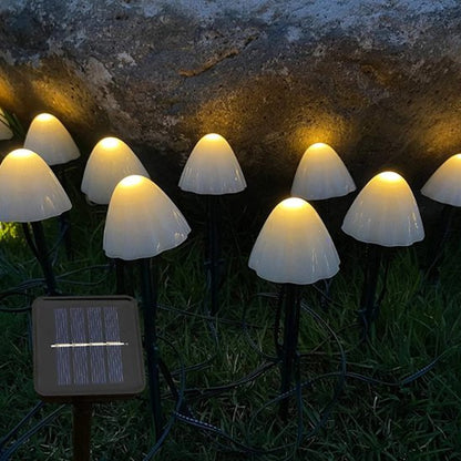 guirlande lumineuse extérieur champignons lLED umineux blancs chauds plantés pelouse jardin nuit rocher pierre 
