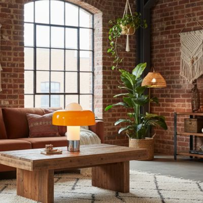 lampe champignon orange art déco dans un salon industriel boho