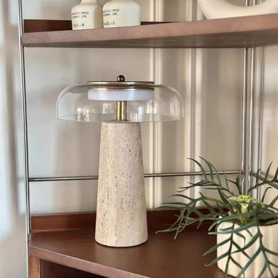 lampe champignon travertin et verre étagère bois plantes