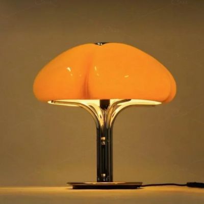 lampe champignon orange allumée 