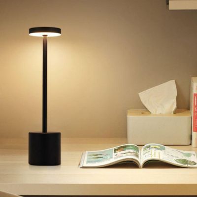 lampe champignon dore touche de luxe pour le diner