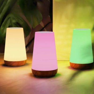 lampe de chevet tactile diffuse une lumière douce couleurs reposantes et chaudes qui préparent naturellement votre repos