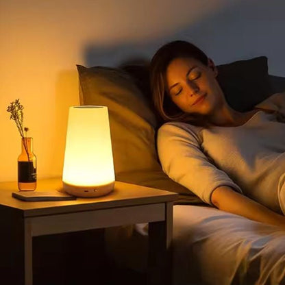  Lampe de chevet tactile LED lumière douce chaude femme endormie chambre table de nuit ambiance apaisante repos
