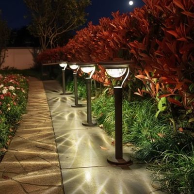 Lampe solaire exterieur en rangée le long passage