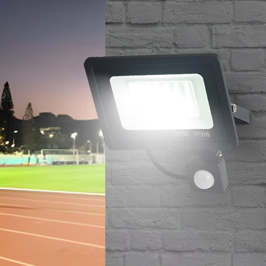 Luminaire exterieur projecteur LED extérieur avec détecteur de mouvement pour éclairage terrain de sport, stade et espaces publics