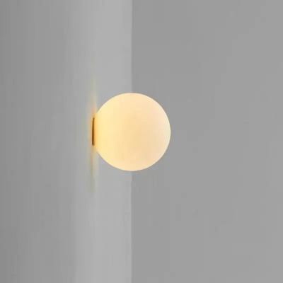 plafonnier applique murale 2 en 1 allumée boule verre blanc lumineux mur blanc