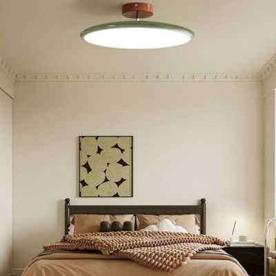 Plafonnier vert socle marron minimaliste vintage nordique dans chambre nordique bohème