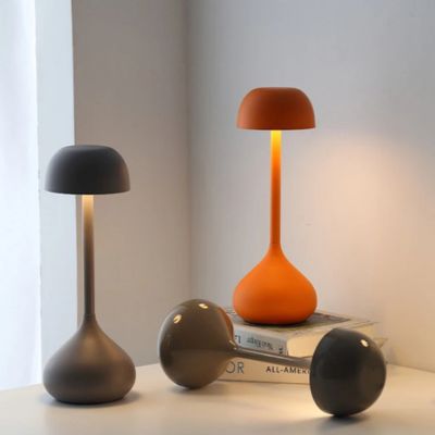 trois lampes champignon grise mate grise brillant orange mate